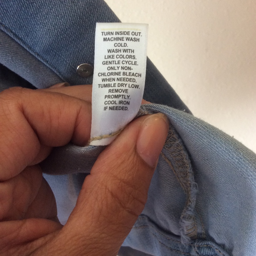Cato v Light Wash Denim Jacket Size L, NWT - Picture 12 of 15